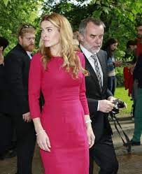 43letá manželka známého režiséra jiřího menzela olga na konci loňského roku překvapila všechny. Olga Menzelova And Jaroslav Brabec Dating Gossip News Photos