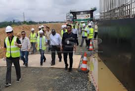 Awal hari ini, kementerian kerja raya lulus dengan undian suara meskipun isu projek lebuh raya pan borneo. Lebuhraya Pan Borneo Mampu Disiapkan Mengikut Jadual