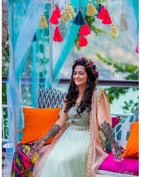 Searching for wedding jumpsuit or dresses from db studio? New Diy Decor Ideas For A Mehendi Ceremony At Home Indian Wedding Photography Poses Indian Wedding Photography Bridal Poses