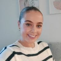 Danielle Keating's Instagram, Twitter & Facebook