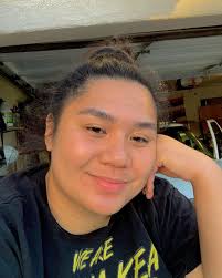 Meet Alison Barry !! I love to draw and hike or read and explore in  general. I am very much an outdoors girl and I'm always up for trying  something new :)