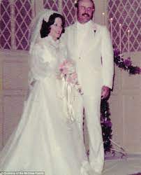 Phil and his second wife, robin mcgraw. Dr Phil S Wife Robin Mcgraw Shares Surprise On 39 Year Anniversary Celebrity Wedding Photos Hollywood Wedding Celebrity Weddings
