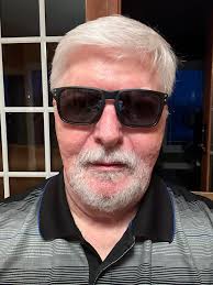 Programmer offering help in computer science and programming