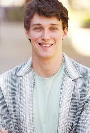 Alex Henry's Instagram, Twitter & Facebook