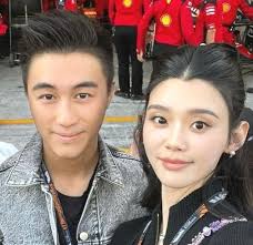 High Profile Chinese Couple's Street Fight Goes Viral