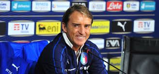 Chi è silvia fortini roberto mancini: Roberto Mancini Notte Azzurra Canta Luciano Ligabue Coi Giocatori Della Nazionale