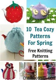 This quick knit tea cozy uses just a single skein of bulky yarn, fits a variety of teapots and is easy enough for beginners. 10 Knitted Tea Pot Cozy Patterns For Spring Knitting