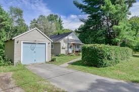 Since 1969, wally's garage has been providing automobile repair and custom exhaust fabrication to bracebridge. 125 Woodward Street Bracebridge Ontario Single Family For Sale 3 Bedrooms Dave Mcmurray Sales Representative