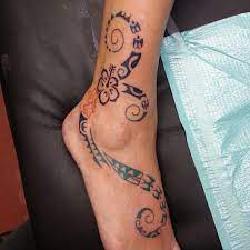 We offer a wide variety in the different styles of tattooing. Urban Art Hawaiian Foot Tattoo For Women Cool Tattoo Designs Fuss Tattoos Fur Frauen Polynesische Tattoos Frauen Bein Tattoos Fur Frauen