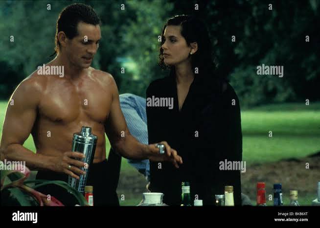 HEAVEN'S PRISONERS (1996) ERIC ROBERTS, TERI HATCHER HVPR 054 MOVIESTORTE  COLLECTION LTD Stock Photo - Alamy
