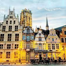La actual bélgica tiene poco que ver con estas antiguas provincias romanas, ya que la mayor parte de su territorio se ubica en parte de la histórica germania inferior (más tarde, germania secunda ) y otra parte en la bélgica secunda. Imprescindibles De Malinas Belgica Que Ver Comer Y Dormir