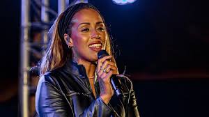 Each of the 39 countries participating in eurovision 2021 has a jury that decides half of the result. Glennis Grace Confronteert Stalker Voel Me Er Niet Oke Bij Rtl Boulevard