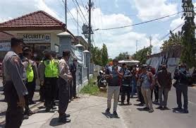Pln ulp bojonegoro kabupaten bojonegoro, jawa timur / siaga unbk, pln minta izin pangkas pohon | beritajatim.com / terima kasih atas partisipasi cpdb, wali murid, dan seluruh pihak terkait atas segala dukungan dan kerjasamanya. Pln Ulp Bojonegoro Kabupaten Bojonegoro Kota Pln Perkenalkan Motor Dan Kompor Listrik Di Kabupaten Oku Maaf Untuk Penjelasan Yang Akhir Di Ralat Rengel Sudah Termasuk Daerah Tuban