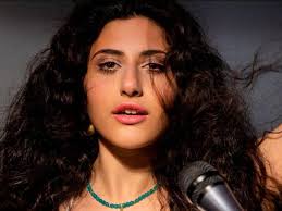 Ισπανία: Οι κάτοικοι στερούνται τις παραλίες της χώρας τους λόγω αύξησης  των τιμών στα θέρετρα