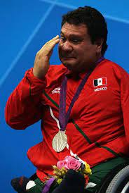 64849 | monterrey, nuevo león, méxico | tel. Meet Arnulfo Castorena He Has No Legs And Only One Arm Pictured Here Is His Silver Medal Win For Mexico In The Men S 50m Breaststroke At The 20 Paraolimpiadas