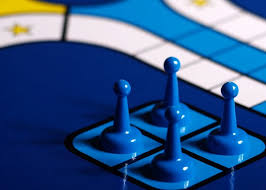 Hd wallpapers and background images. Board Games Classic Family Game 10 Wallpapers Hd Desktop And Mobile Backgrounds