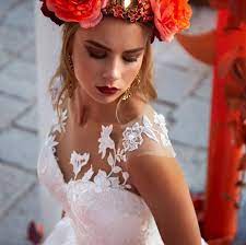 Sogni un abito principesco e ricco di dettagli preziosi, o preferisci uno stile più minimal? Abiti Da Sposa Invite Home Facebook