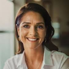 Maureen Reese's Instagram, Twitter & Facebook