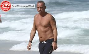 * viaje redondo (salidas de veracruz, cardel y xalapa). Eros Ramazzotti A Miami Tra Nuova Fiamma E Coronavirus Foto Kikapress Com