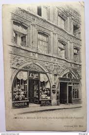 Amiens 80 Maison Du Xvie Siecle Dite Du Sagittaire Rue Des Vergeaux En Vente Sur Delcampe En 2020 Amiens Xvie Siecle Rue