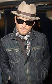 Matt Goss Is A Scarf Wearing Dapper Looking Dude Mens Hats Fashion Outfits With Hats Denim Fashion
