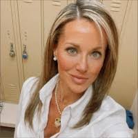 Ana Isaac's Instagram, Twitter & Facebook