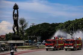 Hal ini perlu dilakukan guna meredam penyebaran virus. Kasus Covid 19 Di Jakarta Meledak Epidemiolog Solusinya Hanya Lockdown Halaman All Kompas Com