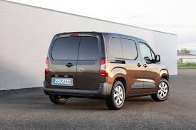There are no known mechanical faults with the vehicle. News Komfortabler Transporter Im Halbschwergewicht Suv 4x4 Allrad News De