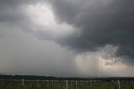 Relaxační hudba bouřka dážď búrky zvuky pre spánok, zvuk k uspávání rain sounds thunderstorm velmi uklidňující meditační hudba na spaní a relaxační hudba proti stresu se zvuky bouřky a déšť. Bourka 30 6 U Obce Libel In Pocasi