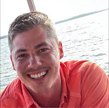 How can my daughter gain experience with horses to get into veterinary  school?