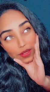 Desiree Hope's Instagram, Twitter & Facebook