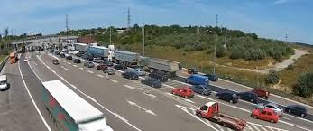 Valabilitatea taxei de pod fetești este de 12 luni, indiferent că a fost plătită prin sms sau la benzinarii. Taxa De Pod De La Fetesti Platita Prin Sms Si In Benzinarii Stiri Actuale