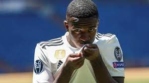 Gosto de fazer farms e algumas loucuras. Vinicius Unveiled By Real Madrid My Style Is Similar To Neymar As Com