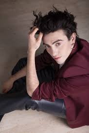 Il 6 dicembre 2013 pubblicato l'ep di debutto, la vita e la felicità. Fuori Ora La Geografia Del Buio L Album Di Michele Bravi