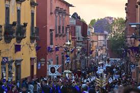 Por eso, aquí le contamos las fechas y las actividades que se para el 2021, la semana santa se llevará a cabo desde el próximo 28 de marzo, con la celebración del domingo de ramos, hasta el 3 de abril, día en. Mexican Traditions For Holy Week Easter Semana Santa