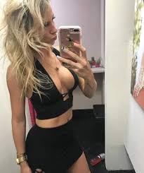 Sin embargo, ser uno de los árbitros mimados por la conducción arbitral de la fifa lo llevaría directamente a ocupar el cargo de instructor en el máximo. Fotos Romina Ortega La Hermosa Esposa Del Arbitro Nestor Pitana Diez Diario Deportivo