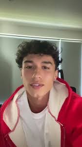 Cara Roman's Instagram, Twitter & Facebook