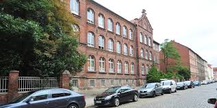 Neustadtschule In Weissenfels Stadt Will Gebaude Verkaufen Mz De