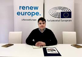 Europarlamentarul Vlad-Marius Botoș (USR) deschide un birou la Deva – Special Arad · ultimele știri din Arad
