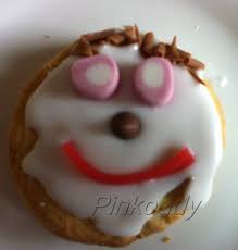 Simple Fathers Day Face Biscuits Pinkoddy S Blog Fathers Day Father S Day Celebration Gifts For Cooks