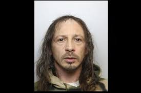 Call 999 immediately if you see this wanted man' who has links to  Northamptonshire, urge police 📰 Read more: https://tinyurl.com/52wubsbs