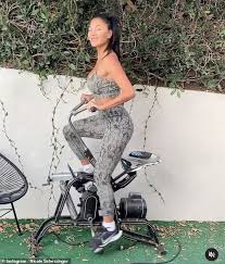 Mom wife surprises husband with a valentine treat. Nicole Scherzinger Flaunts Her Toned Figure In A Busty Crop Top As She Works Out On A Bike Aktuelle Boulevard Nachrichten Und Fotogalerien Zu Stars Sternchen