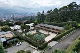 La casa en venta ubicada en Envigado del futbolista James Rodríguez