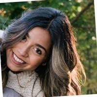 Shannon Lear's Instagram, Twitter & Facebook