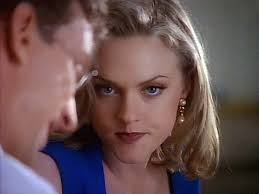Raise your hand if Elaine Hendrix will always be Meredith from The Parent  Trap to you.