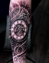 Le tatouage montre gousset : 100 Tatouages D Horloge Pour Homme Tatouez