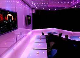 Met Led Verlichting Is Jouw Fantasie De Grens Van Het Mogelijke Www Led Verlichting Org Lighting Design Interior Purple Lighting Purple Design