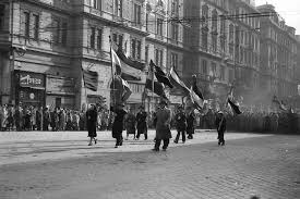 Donnarumma has agreed a contract with psg. 1956 Tuntetes Fortepan Hu Pestisracok