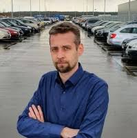 A megadott linken tudhatod meg, dr. 30 Valyi Nagy Profiles Linkedin