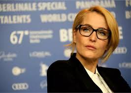 TikToker Can't Identify Celebrity at Airport. Can You?